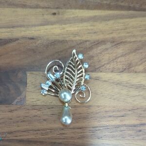 Van Dell Vintage Gold Tone and Pearl Leaf Costume Brooch Pendant Combo